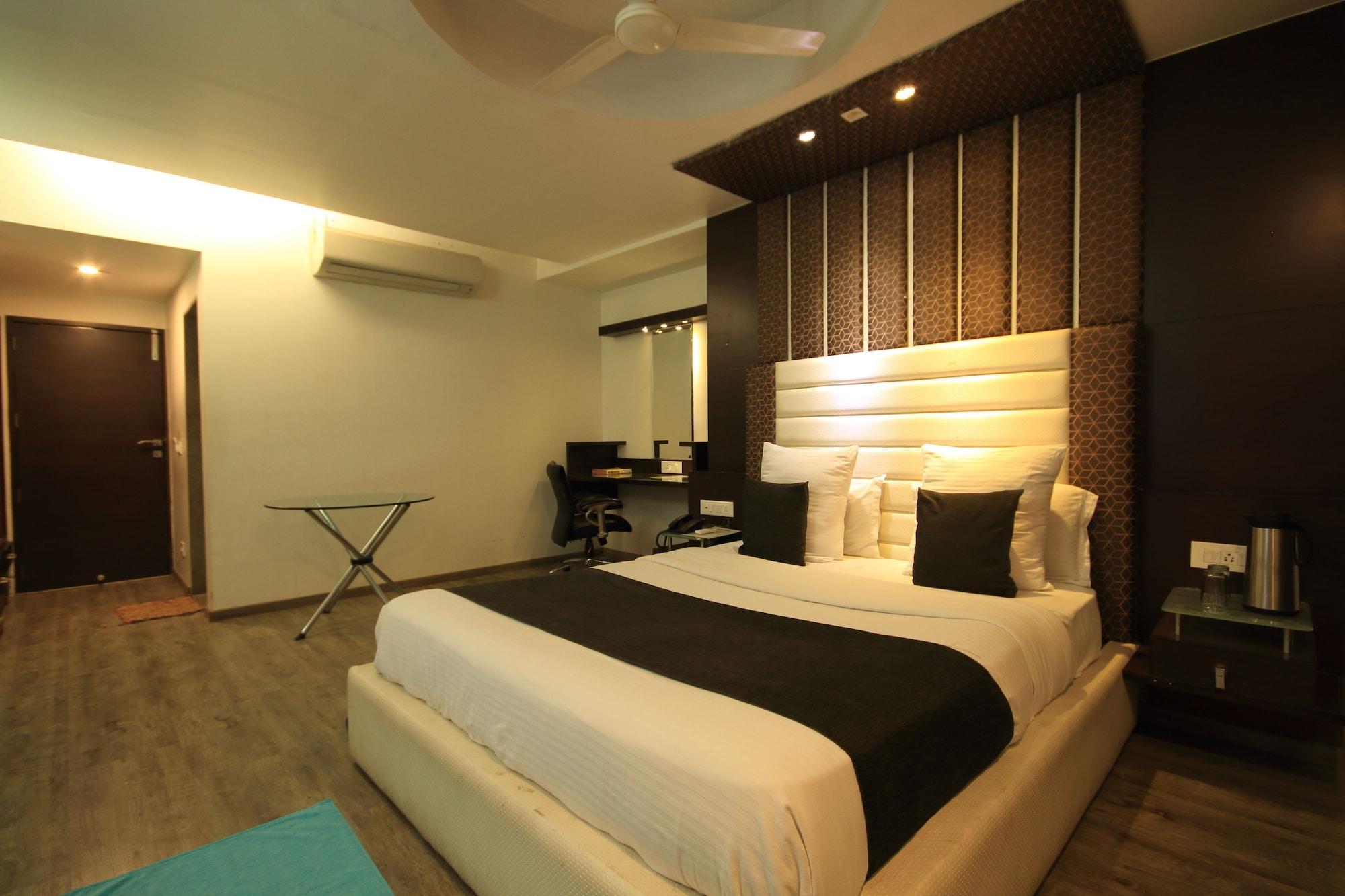 Fabhotel Kadamb Inn Ahmedabad Luaran gambar