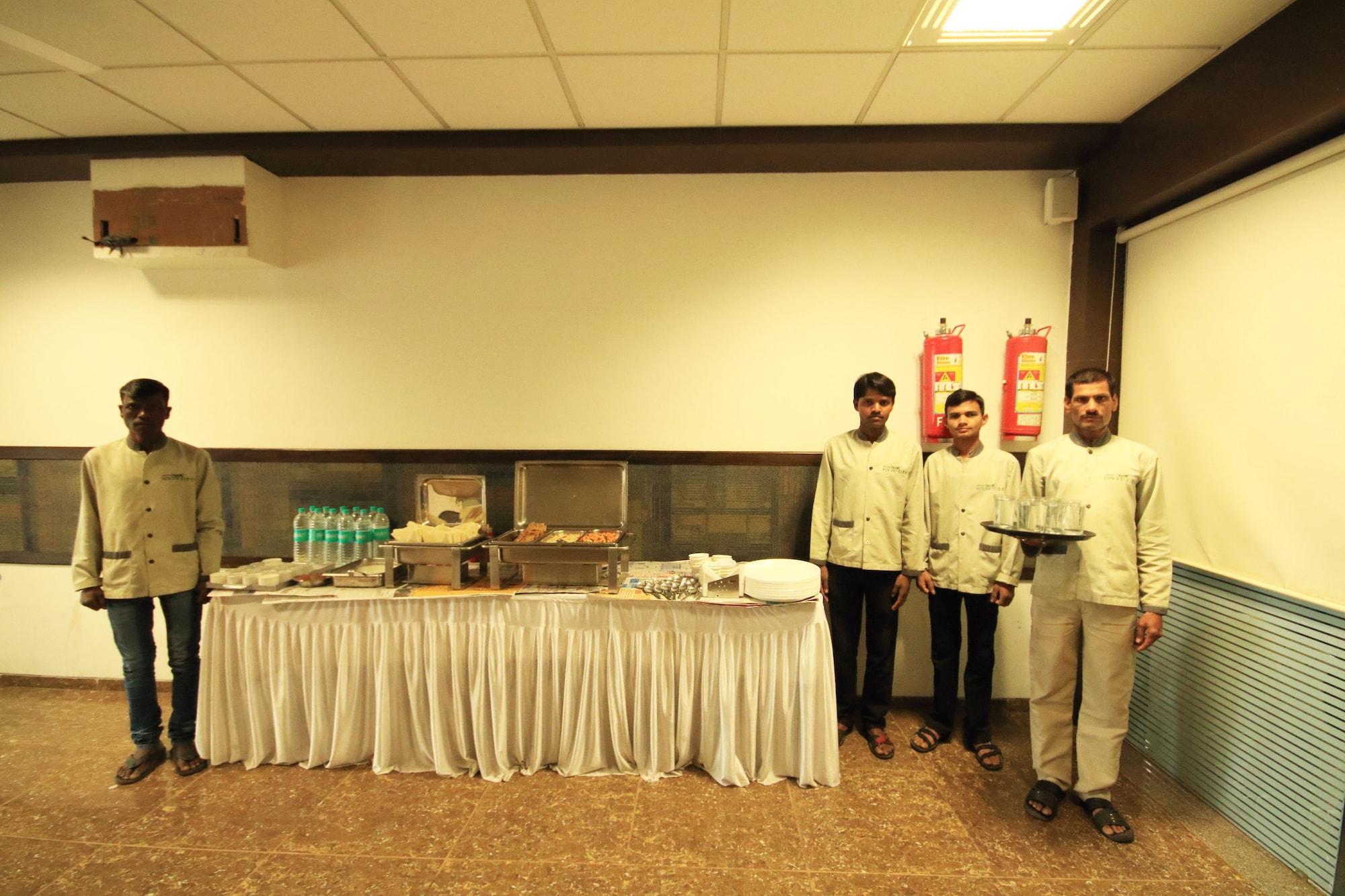 Fabhotel Kadamb Inn Ahmedabad Luaran gambar